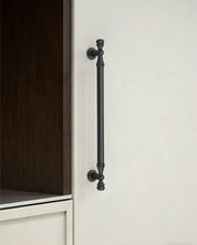 2288-Luxury-Kitchen-Cabinets-with-matte-black-cabinet-handles