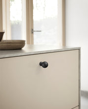 3307-Luxury-Kitchen-Cabinets-with-matte-black-cabinet-knobs