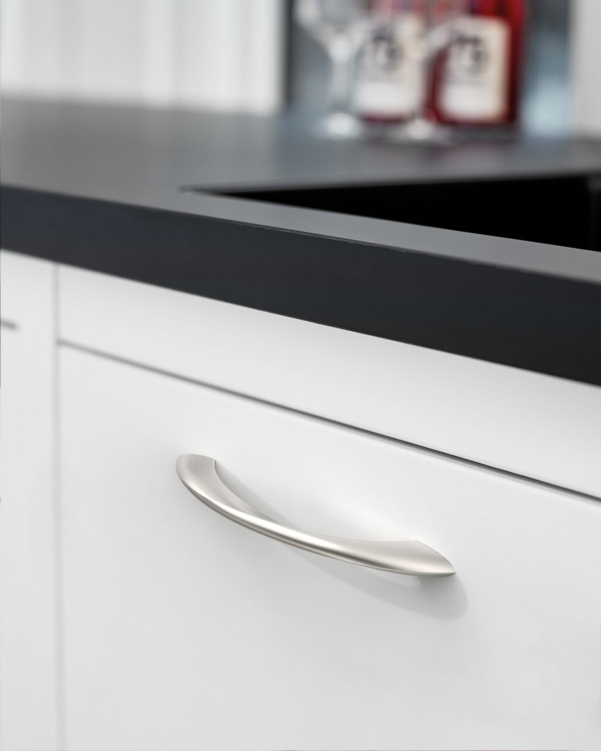 DESIGN2554 Brushed Gold Cabinet Pulls – Modern Luxe, Twisted Bar & Arched Bow for Modern Kitchen