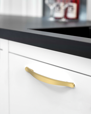 DESIGN2792 Vintage Scrolled Arch Cabinet Pulls