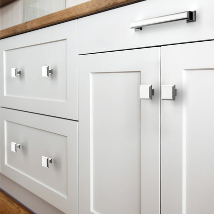 DESIGN2044 Brushed Gold Solid Knobs