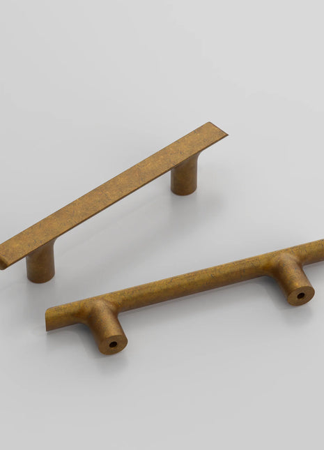 DESIGN3273 Antique Brass Cabinet Pulls