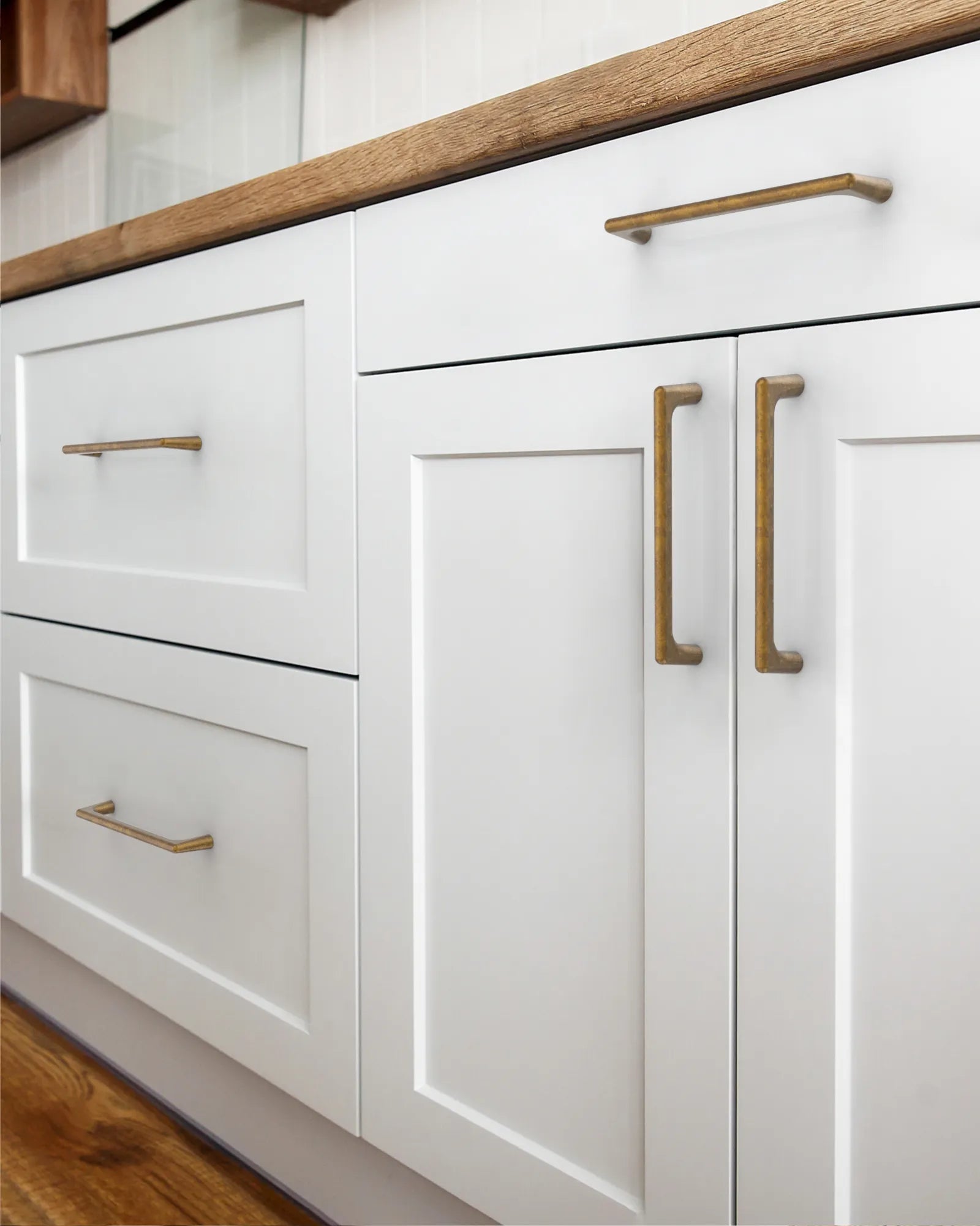 DESIGN3307 Solid Cabinet Handles – Modern Linear Pulls for Cabinets, Drawers & Closets