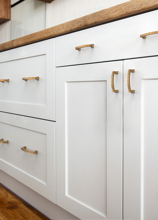 DESIGN3781 Antique Brass Cabinet Pulls