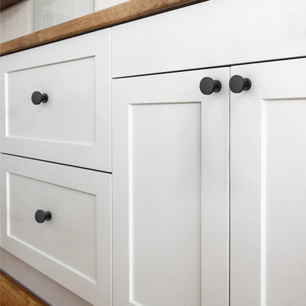 DESIGN2028 Brushed Brass Solid Knobs