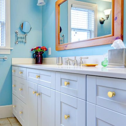 DESIGN2028 Brushed Brass Solid Knobs