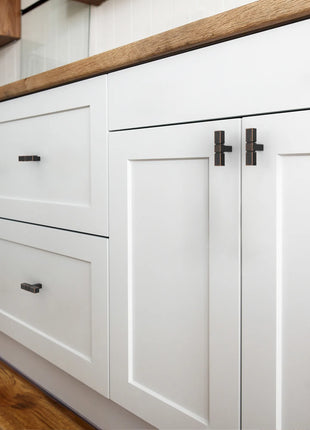 DESIGN3909 Oil Rubbed Bronze Solid Knobs