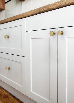 DESIGN2028 Champagne Bronze Solid Knobs