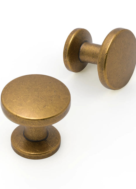 DESIGN2028 Antique Brass Solid Knobs