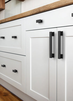 DESIGN2891 Matte Black Solid Handles