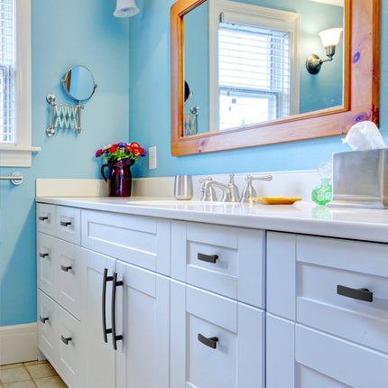 DESIGN3046 Brushed Gold Solid Handles