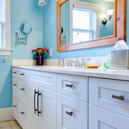 DESIGN3046 Brushed Gold Solid Handles