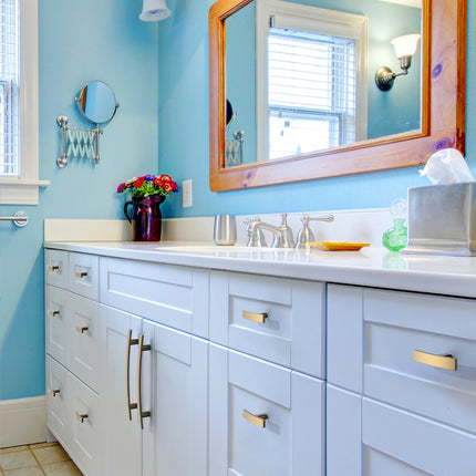 DESIGN3046 Brushed Gold Solid Handles